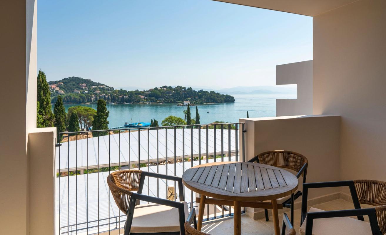 ΟΙΚΟΓΕΝΕΙΑΚΉ ΣΟΥΊΤΑ ΜΕ ΘΈΑ ΣΤΗ ΘΆΛΑΣΣΑ  Dreams Corfu Resort & Spa Corfú ΟΙΚΟΓΕΝΕΙΑΚΉ ΣΟΥΊΤΑ ΜΕ ΘΈΑ ΣΤΗ ΘΆΛΑΣΣΑ  Dreams Corfu Resort & Spa Corfú